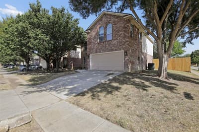 5533 Spring Ridge Drive, Watauga TX 76137 - Photo 2