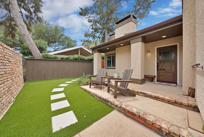 1612 Hawthorne Drive, Arlington TX 76012 - Photo 4
