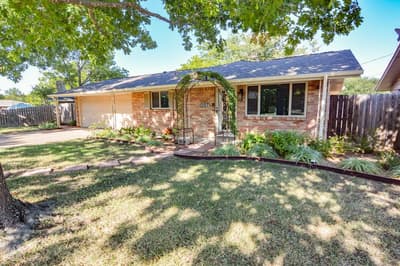 1207 Lynnwood Drive, Cleburne TX 76033 - Photo 4