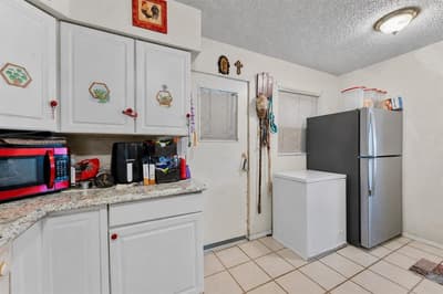 915 Liberty Drive, Irving TX 75061 - Photo 5