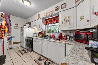 915 Liberty Drive, Irving TX 75061 - Photo 4