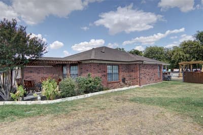 7200 Gillis Johnson Street, Fort Worth TX 76179 - Photo 2