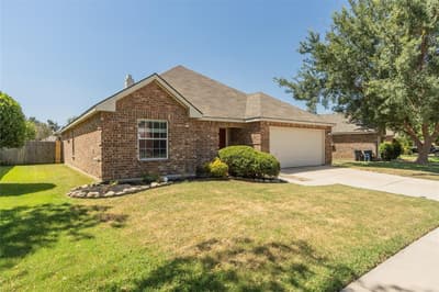 1900 Creek Crossing Drive, Fort Worth TX 76247 - Photo 2