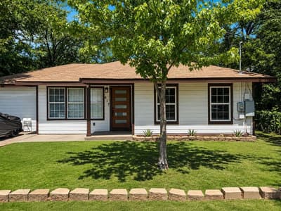 617 Mccubbin Street, Gainesville TX 76240