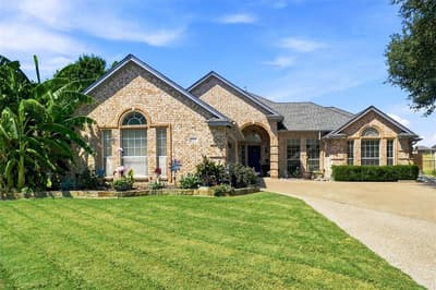 118 Golfers Way, Azle TX 76020 - Photo 3
