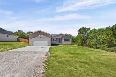 5908 Collins Court, Granbury TX 76048 - Photo 4