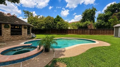902 Briarcliff Court, Arlington TX 76012 - Photo 2
