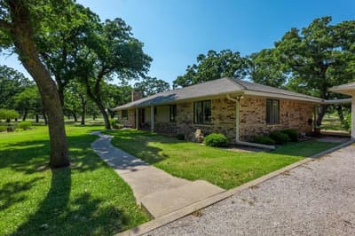2136 Hayes Road, Mineral Wells TX 76067 - Photo 3