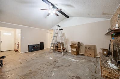 913 Redbud Street, Crowley TX 76036 - Photo 5