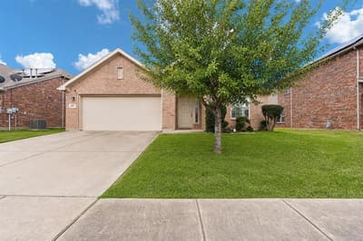 620 Swift Current Drive, Crowley TX 76036