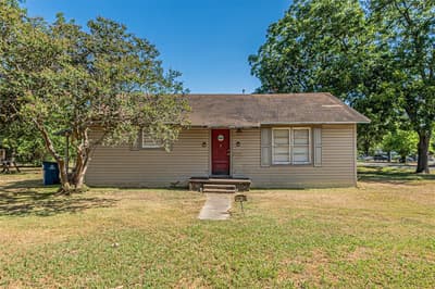 200 4th Street, Kerens TX 75144