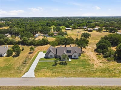104 Springhill Court, Springtown TX 76082 - Photo 2