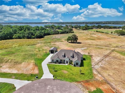 1016 Emery Court, Weatherford TX 76087 - Photo 2
