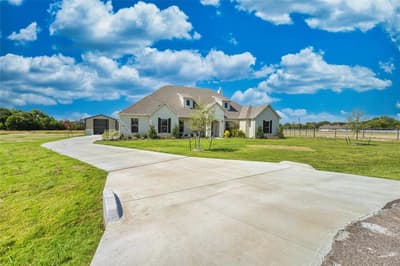 1016 Emery Court, Weatherford TX 76087 - Photo 4