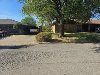 1514 Linda Street, Bowie TX 76230 - Photo 2