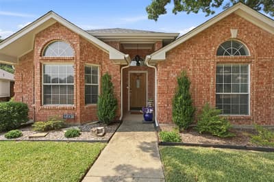 2307 Bristol Drive, Carrollton TX 75006 - Photo 5