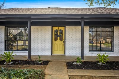 1708 Park Ridge Terrace, Arlington TX 76012 - Photo 2