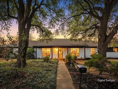 1708 Park Ridge Terrace, Arlington TX 76012 - Photo 3