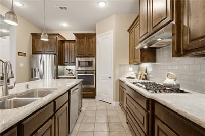 7124 Comal Drive, Irving TX 75039 - Photo 3