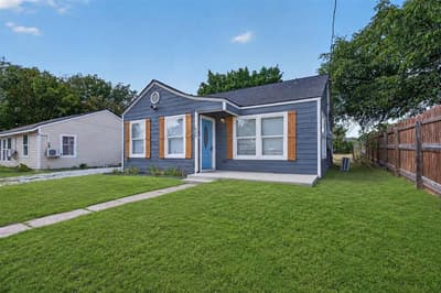 805 Adkins Street, Bowie TX 76230 - Photo 3