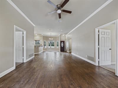 616 W Walcott Street, Pilot Point TX 76258 - Photo 4