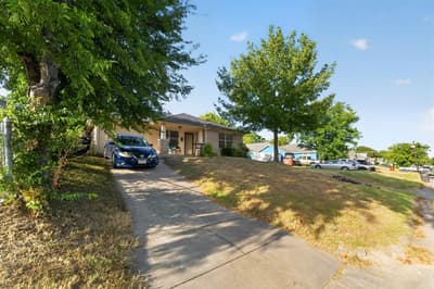 5532 Fernander Drive, Fort Worth TX 76107 - Photo 3