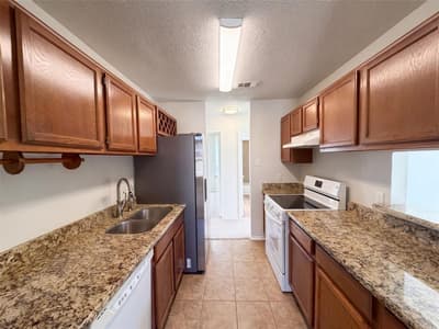 5624 Shady Springs Trail, Fort Worth TX 76179 - Photo 2