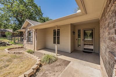 115 Pleasant Oaks Lane, Springtown TX 76082 - Photo 5
