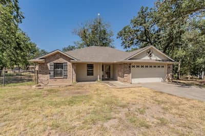 115 Pleasant Oaks Lane, Springtown TX 76082 - Photo 4