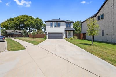 4539 Hogans Alley Drive, Arlington TX 76001 - Photo 2