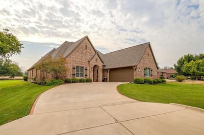 7101 Westover Drive, Granbury TX 76049 - Photo 2