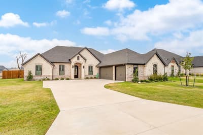 2172 Middlewood Circle, Granbury TX 76049 - Photo 2