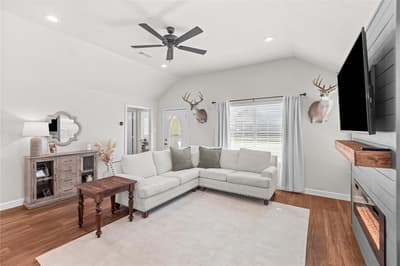 301 S Porch Street, Tioga TX 76271 - Photo 4