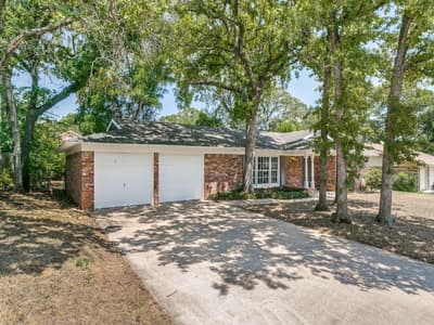 612 Forest Lane, Hurst TX 76053