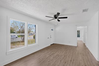 5586 Pinson Street, Fort Worth TX 76119 - Photo 5