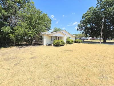 309 Decatur Street, Bowie TX 76230 - Photo 2