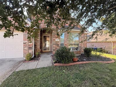 5814 Blue Oak Drive, Garland TX 75043 - Photo 2