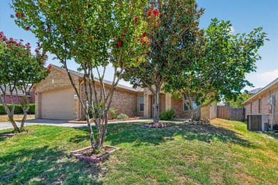 4008 Mantis Street, Fort Worth TX 76106 - Photo 2