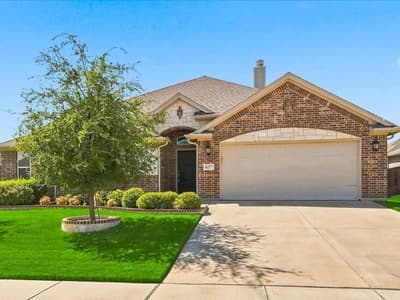 637 Piper Drive, Saginaw TX 76179 - Photo 2