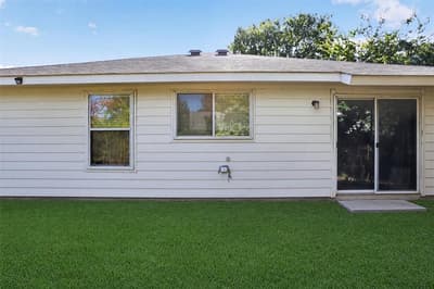 2752 Maegen Circle, Fort Worth TX 76112 - Photo 3