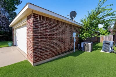 2752 Maegen Circle, Fort Worth TX 76112 - Photo 5