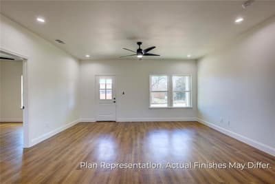 205 E Laura Avenue, Quinlan TX 75474 - Photo 2
