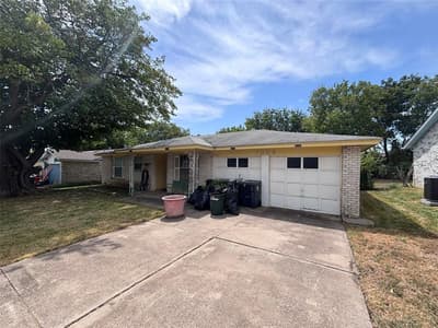 1002 Shenandoah Drive, Arlington TX 76014 - Photo 2
