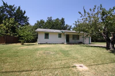 306 S Austin Street, Wolfe City TX 75496