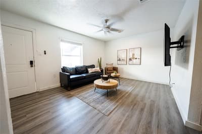 809 W Broadus Avenue, Fort Worth TX 76115 - Photo 3