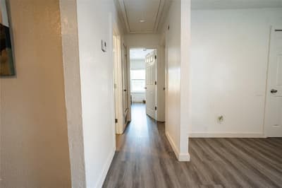809 W Broadus Avenue, Fort Worth TX 76115 - Photo 5