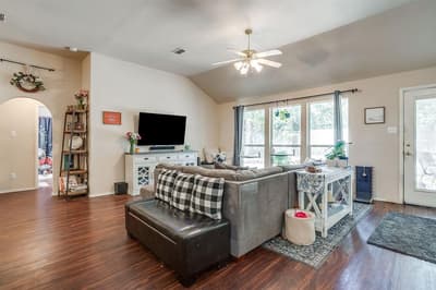 1013 Hidden Lake Drive, Burleson TX 76028 - Photo 5