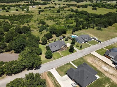 1602 Jefferson Street, Bowie TX 76230 - Photo 4
