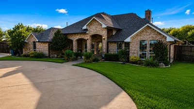 1055 The Meadows Parkway, DeSoto TX 75115 - Photo 2