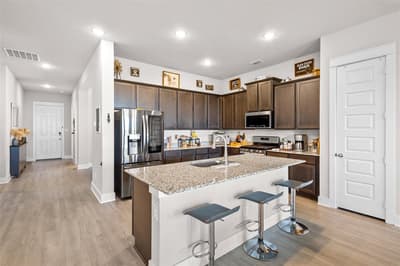 806 Stamford Avenue, Arlington TX 76002 - Photo 2